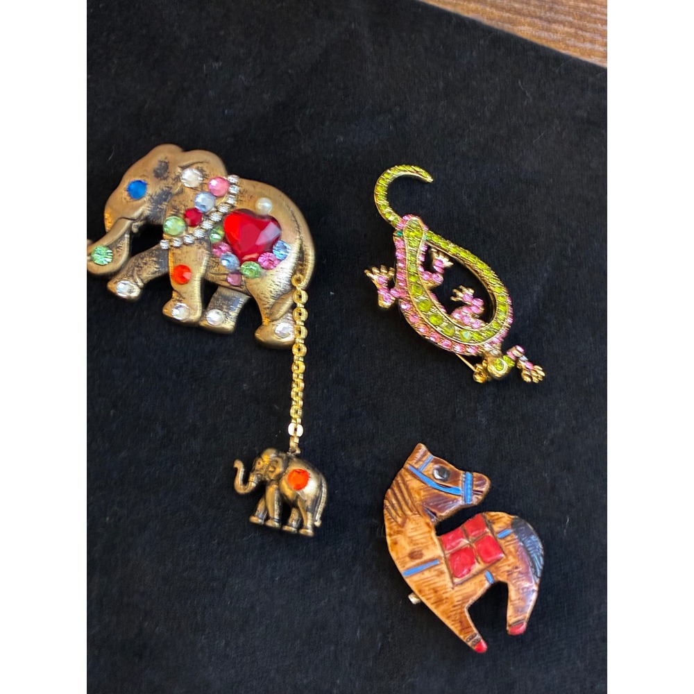 Vintage Animal Brooch Set Elephant Rhinestone Lizard Gecko Carved Wood Horse